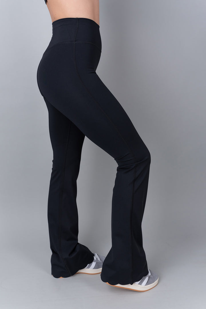 Pureline Scallop Flared Leggings