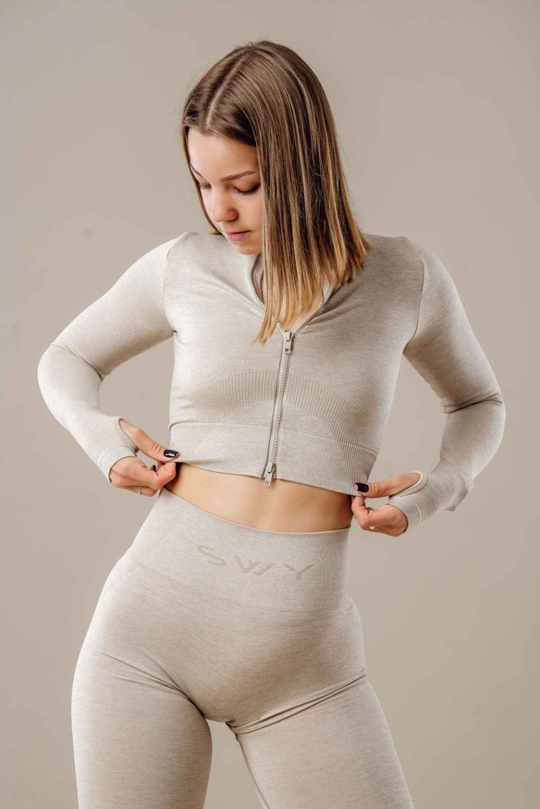 Lasting Seamless Zip Crop Shirt